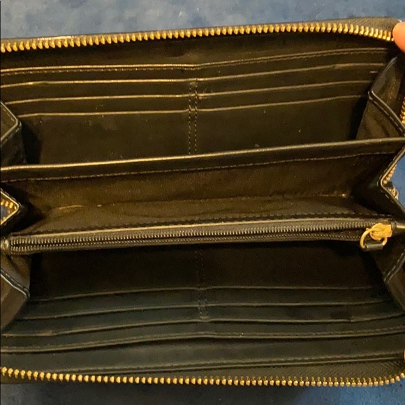 Authentic Coach Zipper Leather Wallet - Picture 2 of 3